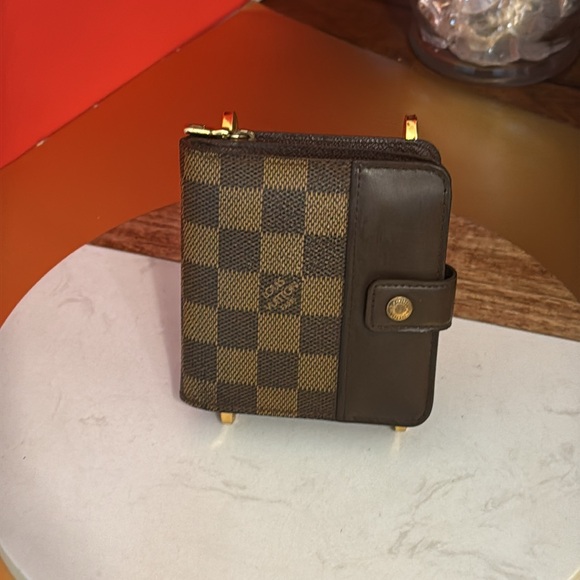Louis Vuitton Damier Bifold wallet - Picture 16 of 16